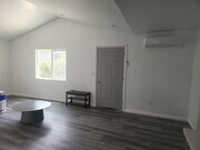 Photo - 1219 W 47th St House Unit 1219