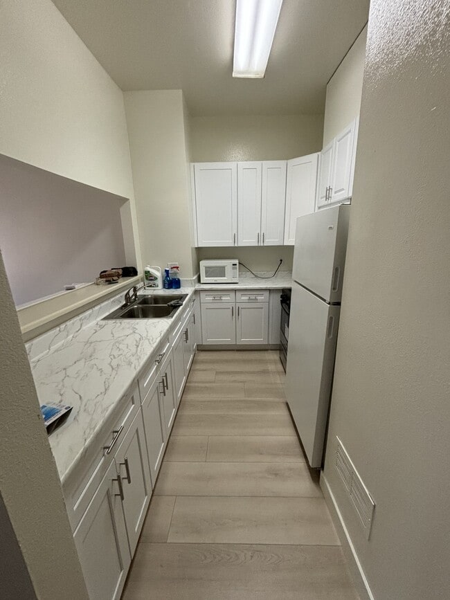 Photo - 1133 N Ardmore Ave