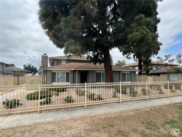 Building Photo - 1209 Oxford Dr Unit A Rental