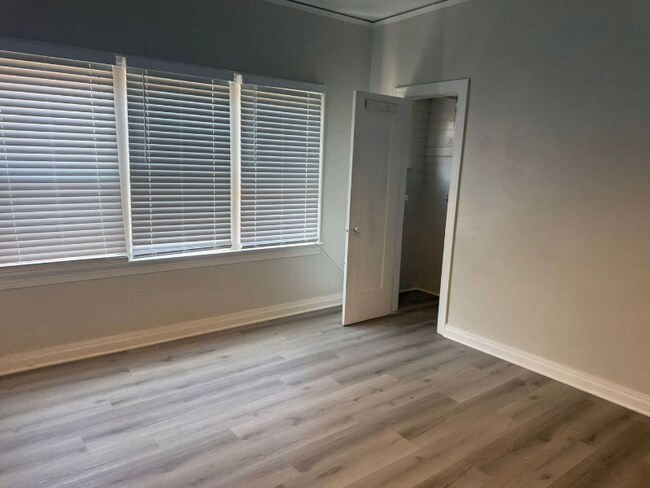 Photo - 2527 Cincinnati St Unit 5