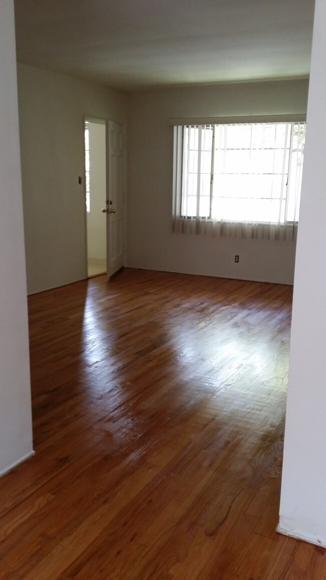 Photo - 1237 N Brand Blvd