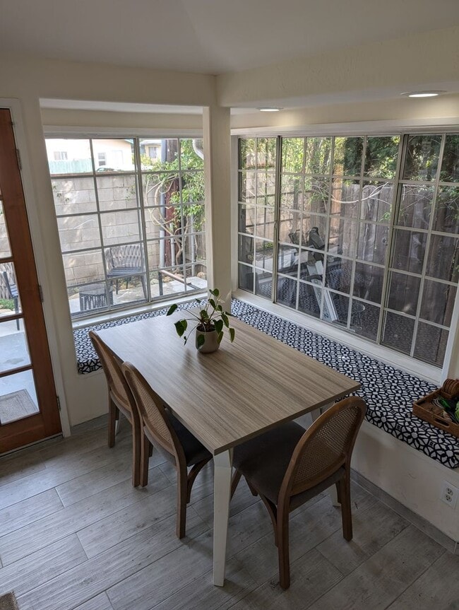 Photo - Quaint 2 Bedroom 1.5 Bathroom Townhome Style Unit In Santa Barbara Unit ADU