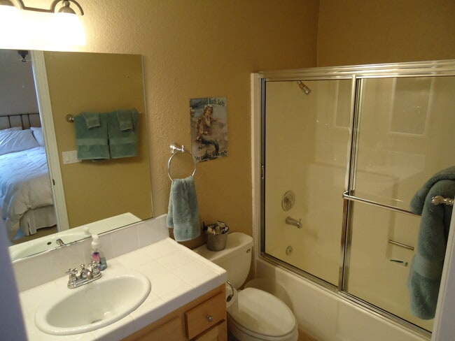 Photo - 2652 A St