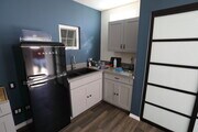 Kitchenette - 1543 Glendon Ave Condo Unit 1