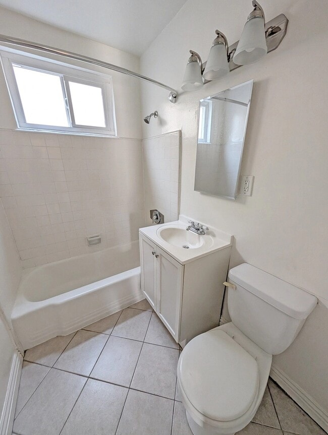 Photo - 4215 McLaughlin Ave Unit 3