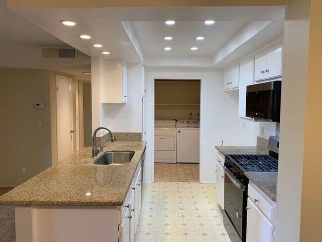 GREAT & SPACIOUS 2BD 2BA FOR LEASE! - GREAT & SPACIOUS 2BD 2BA FOR LEASE! House