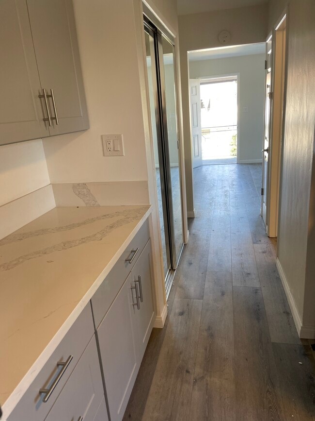 Kitchen - 1714 Grove St Unit 2