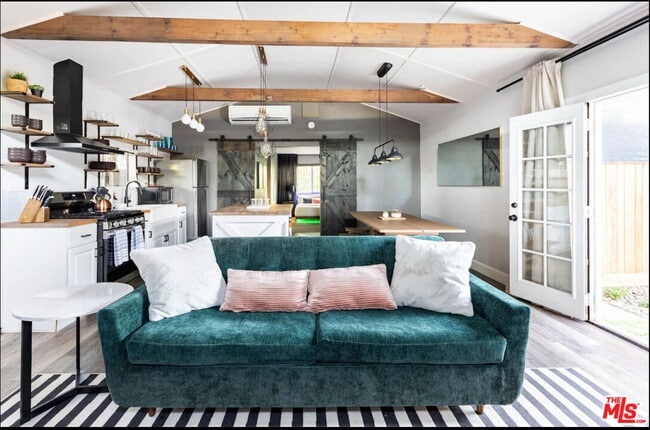 Photo - 6512 Coldwater Canyon Ave