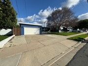 Photo - 3 Bedroom Single Level Home in Foothills o...