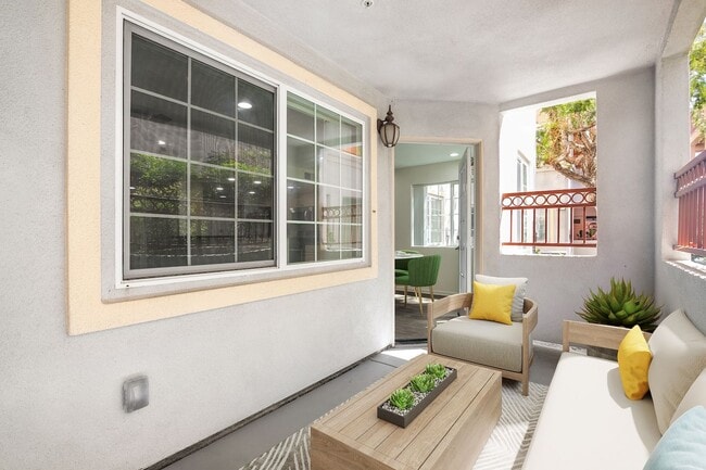 Photo - Pharus Plaza