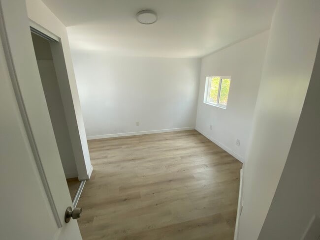 Photo - 1917 E 2nd St Unit 4