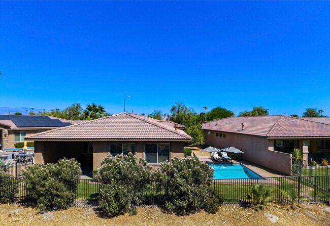 Photo - 49345 Beatty St