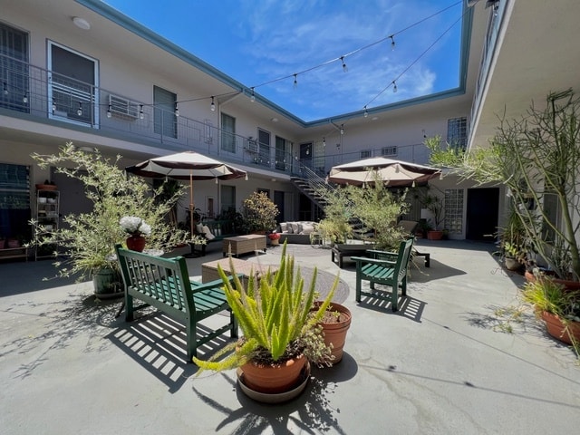 Photo - 1152 N Poinsettia Pl