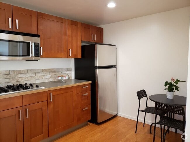 Building Photo - 20624 Kittridge St Rental