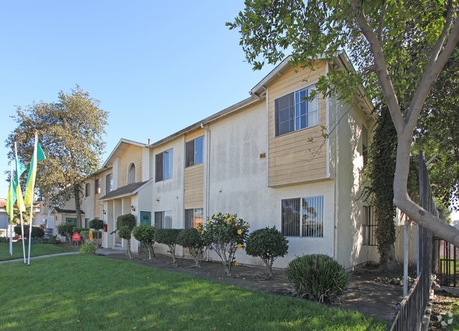 Building Photo - Mar at Chavez