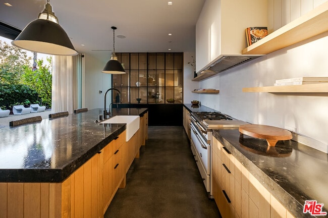 Photo - 901 Flower Ave