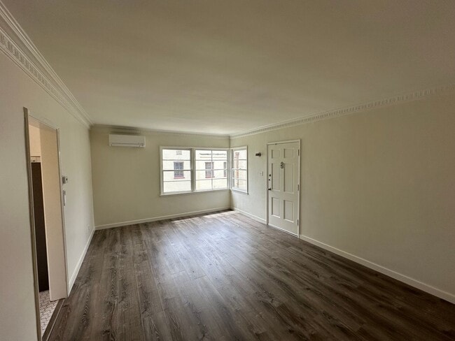 Building Photo - MOVE-IN SPECIAL!  $600 off the first year'... Unit 624 1/2 N Spaulding Ave