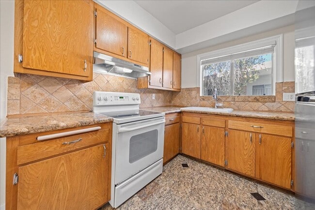 Photo - 11661 Erwin St Unit 19