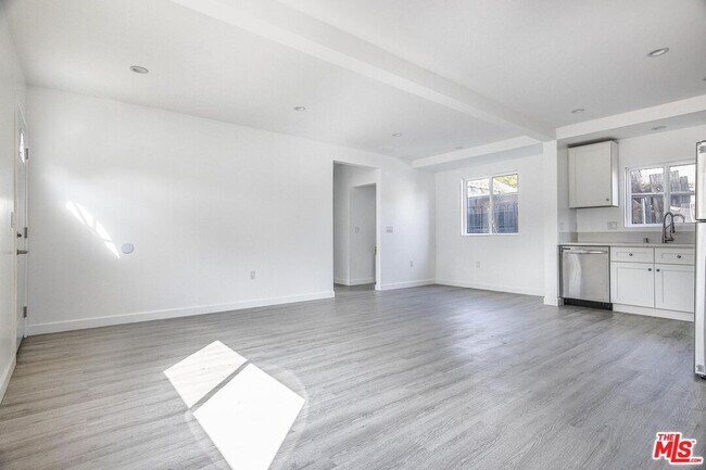 Photo - 1324 Toberman St