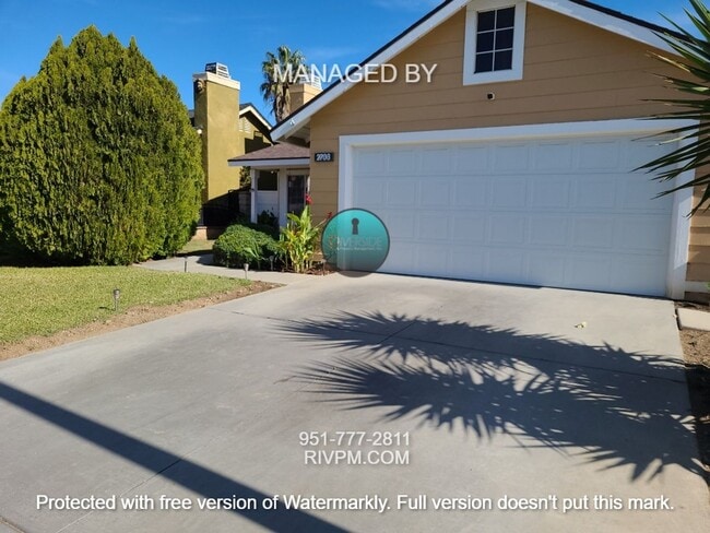 Photo - Beautiful home with great curb appeal!