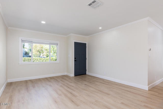 Photo - 550 MacDonald St