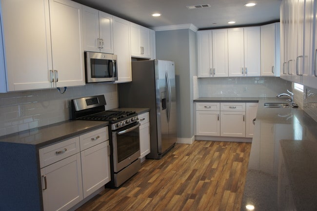 Kitchen - 9063 Cattaraugus Ave