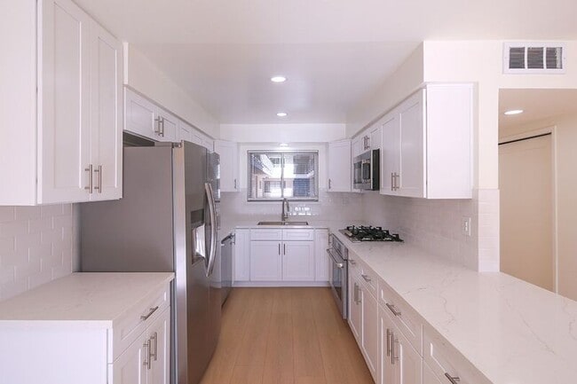 Photo - 3155 Montrose Ave