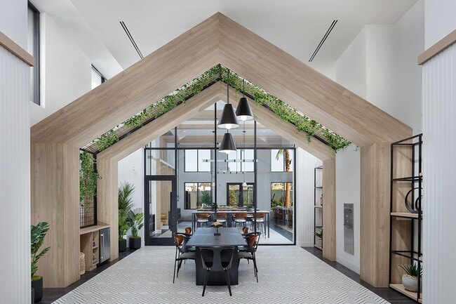 Photo - Esperanza at Duarte Station