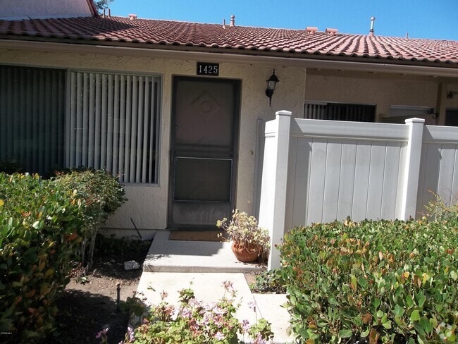 Building Photo - 1425 Ramona Dr Rental