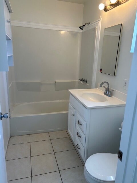 Renovated Upstairs 1-Bedroom with Private ... - Renovated Upstairs 1-Bedroom with Private ... Apartment