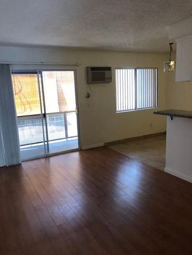 Photo - 1024 Justin Ave Unit 1024 Justin Ave