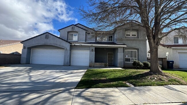 Building Photo - West Lancaster Home