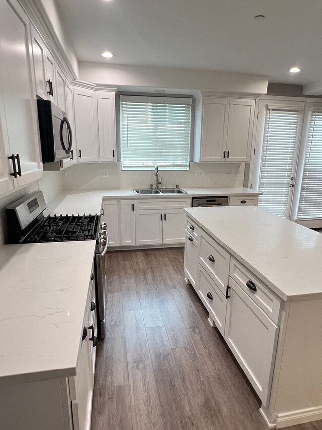 806-808 Solano Ave (RR) - 806-808 Solano Ave (RR) Apartment Unit 808
