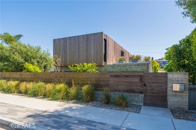 Photo - 762 Rosecrans Ave