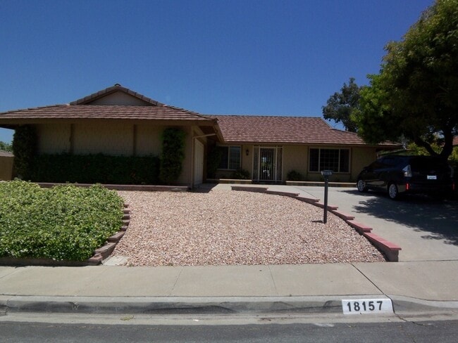 Building Photo - Classic 4Br/2Ba Single Level Home in Ranch...