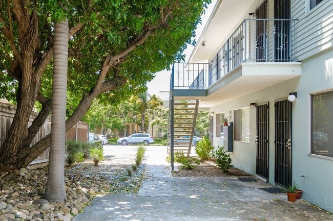 Photo - Pacific Beach 2 Bedroom Only a Few Blocks From The Water Unit 1124