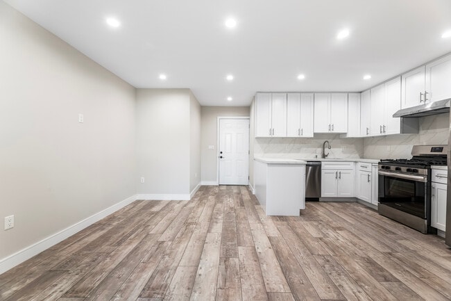 Photo - 2061 N Vermont Ave Unit 2057 half