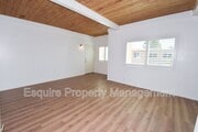 Photo - 420 W Linden Dr Unit #12