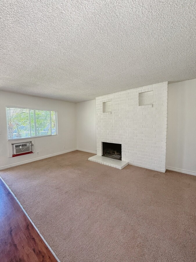 Photo - 1130 W 9th St Unit B