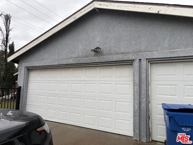 Photo - 20477 Mayall St