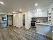 Photo - 1868 Unit 400 1/2