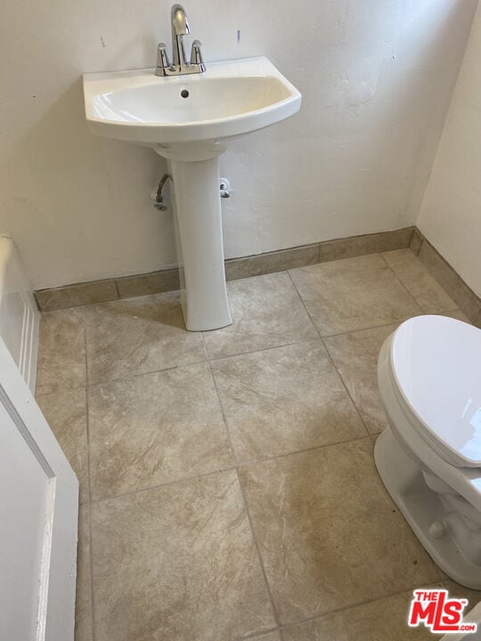 Photo - 1050 W 60th Pl