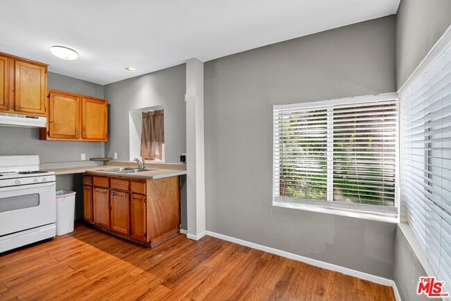 Building Photo - 11154 Ventura Blvd Rental
