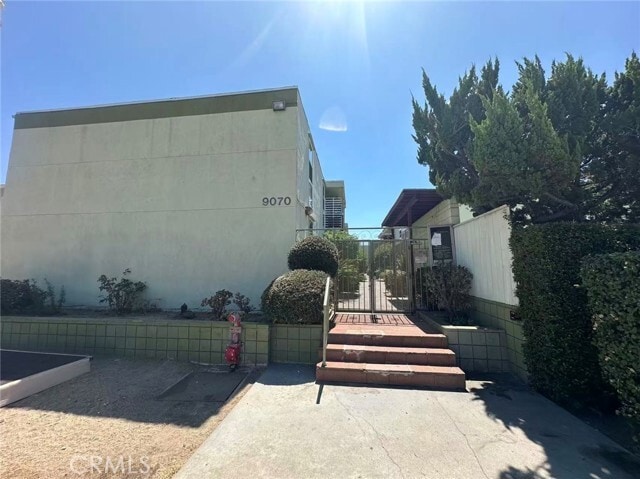 Photo - 9070 Huntington Dr House