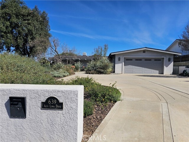 Building Photo - 639 Alta Loma Dr