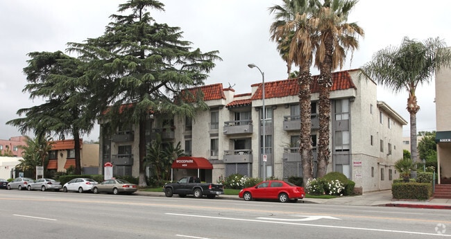 Photo - 4424 Woodman Ave