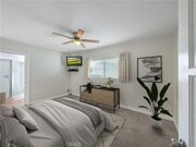 Photo - 2918 Yearling St