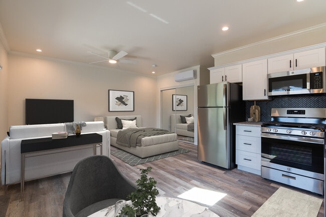 Building Photo - 7018 Lurline Ave Unit Modern Winnetka Studio