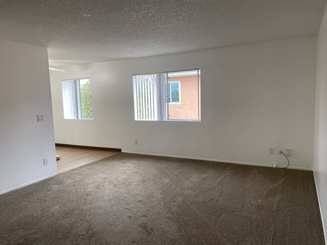 Photo - GRAND AVENUE (832) Unit 832-D