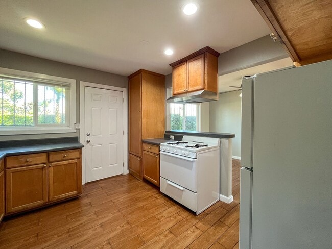 Photo - 11303 S Lemoli Ave Unit 01